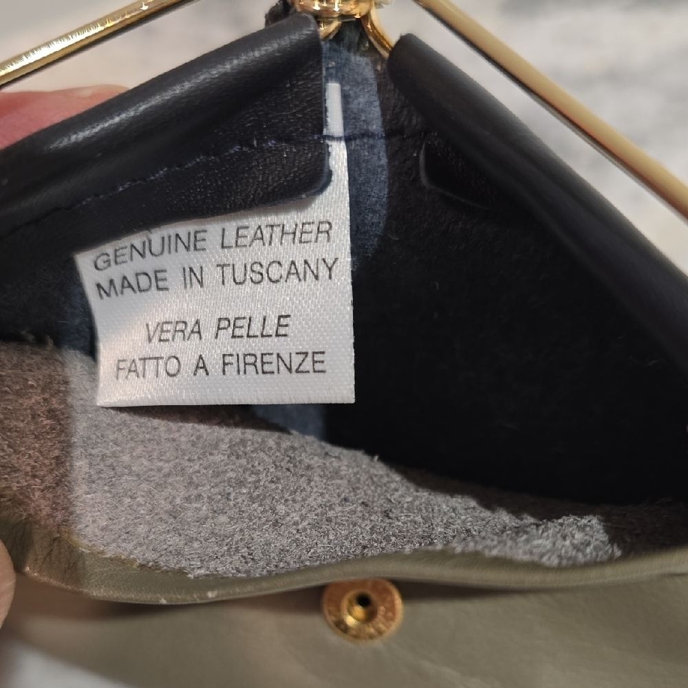 Italian Black and Tan Leather Coin Purse - Picture 5 of 10